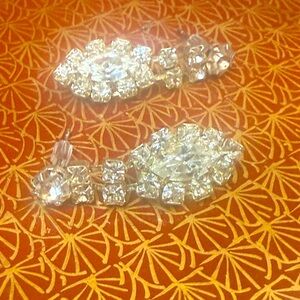 🌸4 for $10 EUC Vintage Silver Crystal Earrings